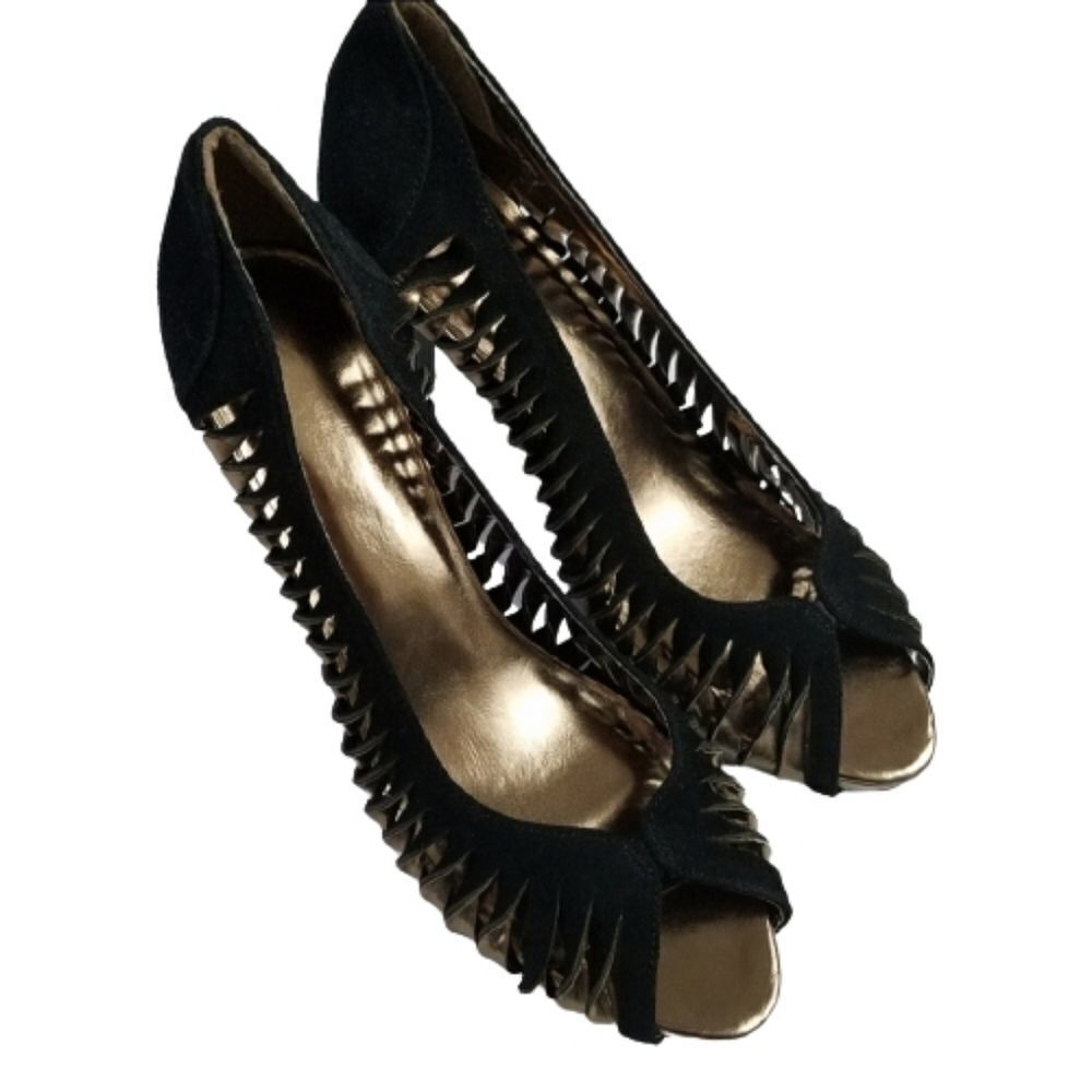 Avon Heels Suede with a twist 4" heel size 10